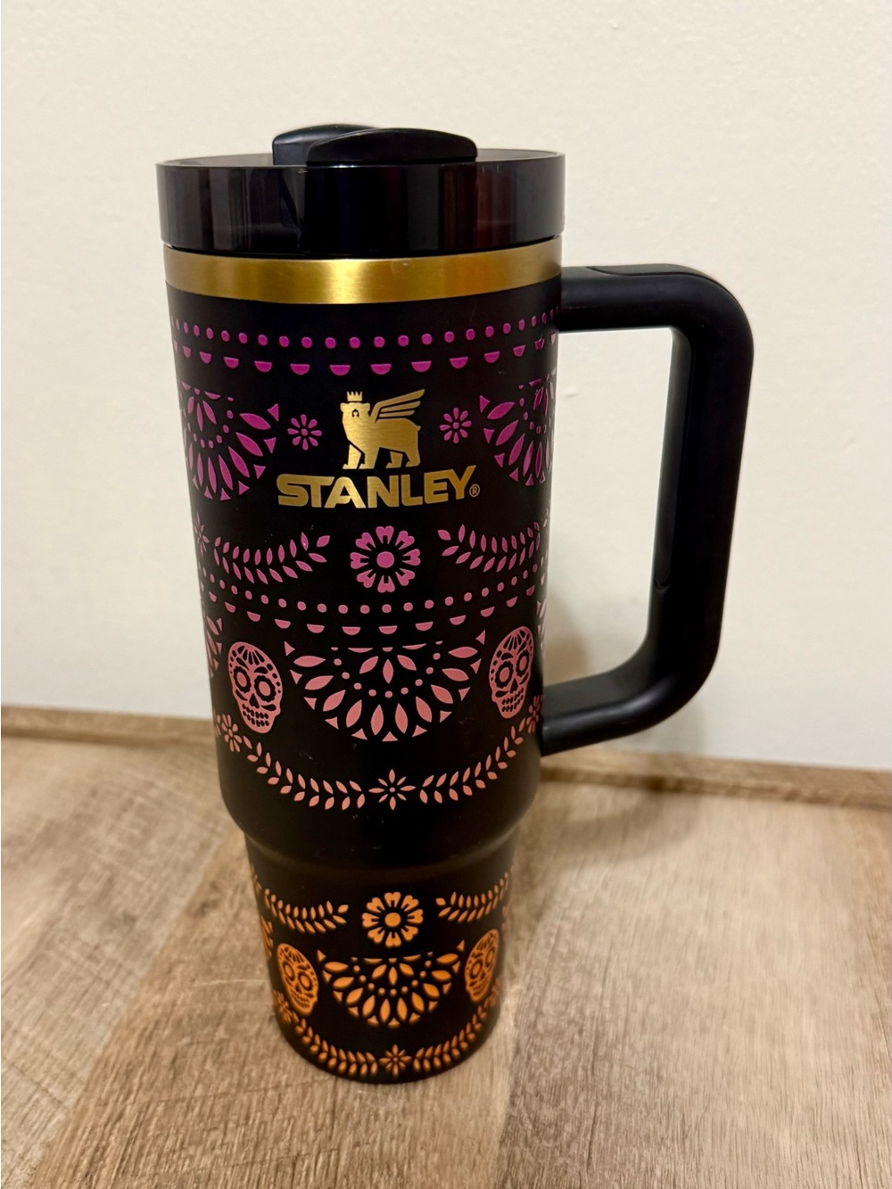 Stanley Dia De Los Muertos Tumbler Midnight Catrina 30 oz Quencher